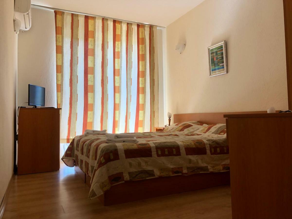 Family Hotel Central Kranevo Exterior foto